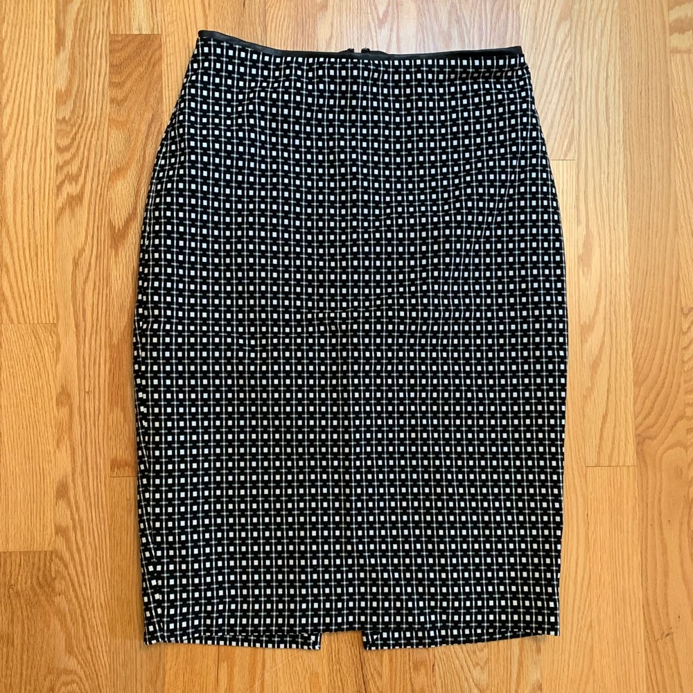 Express Black and White Patterned Skirt